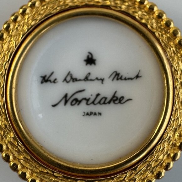 Vintage Danbury Mint Noritake Japan Pendant Worlds Greatest Porcelain Houses - Picture 4 of 6